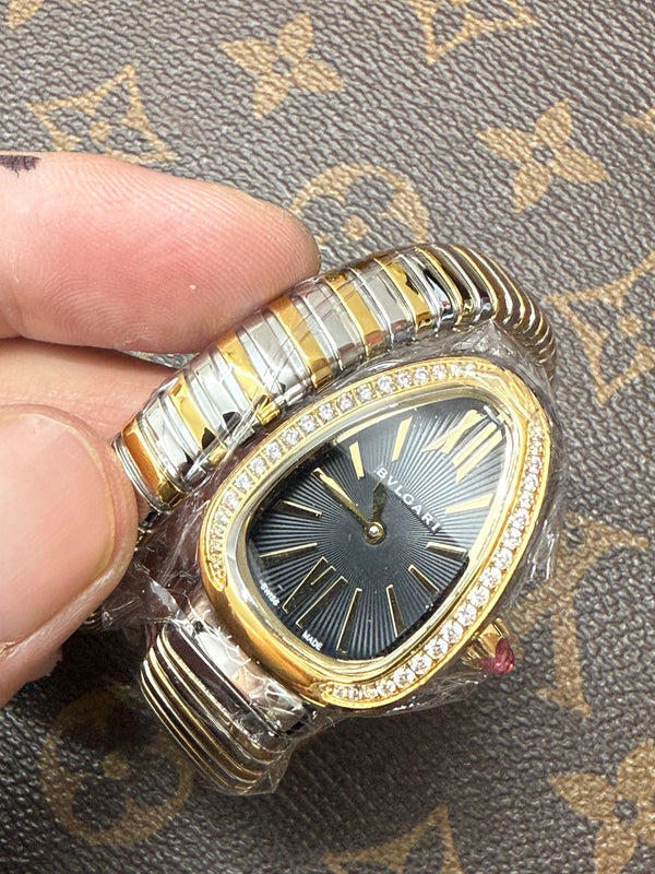 Montre Bvlgari Serpenti Tubogas 35mm Diamants pour Femme en Or et Argent avec Cadran Noir