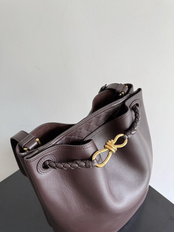 Bottega Veneta 2025 Andiamo Bucket Bag 34cm Fondant Silky Calfskin Suede