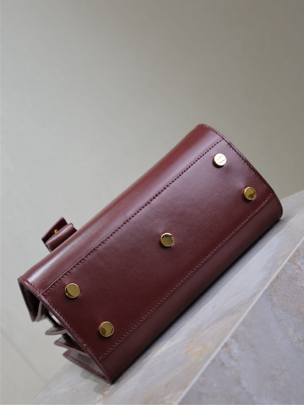 Sac Cabas Nano Saint Laurent Sac De Jour Cuir de veau bordeaux