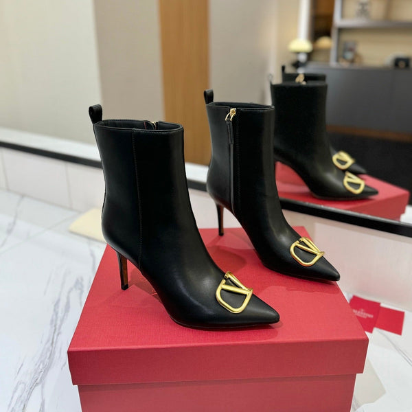 VLTN Garavani 26W VLogo Ankle Boots 8cm Pointed Toe Leather 145157