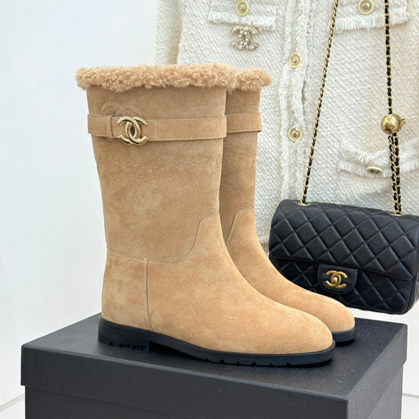 CC 26FW Riding Boots Gold-Tone Turn-Lock Strap Beige Suede & Shearling 188561