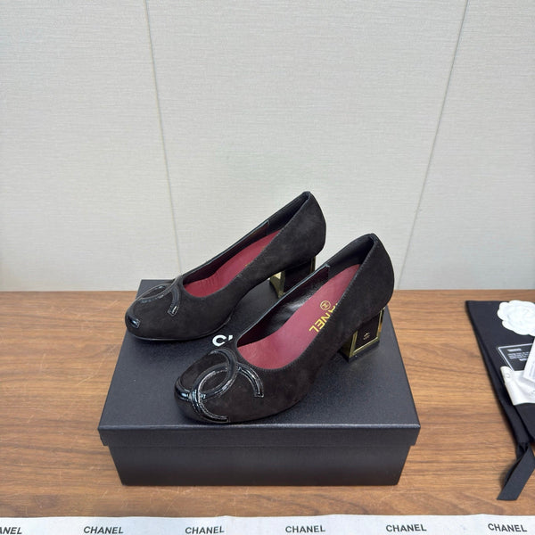 CC 27S Block Heel Pumps Toe Cap Suede 194765