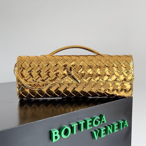 Pochette longue BV Andiamo avec anse 31cm en cuir de veau métallisé doré