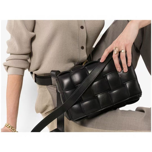 BV CROSSBODY BAG IN BLACK  LAMBSKIN
