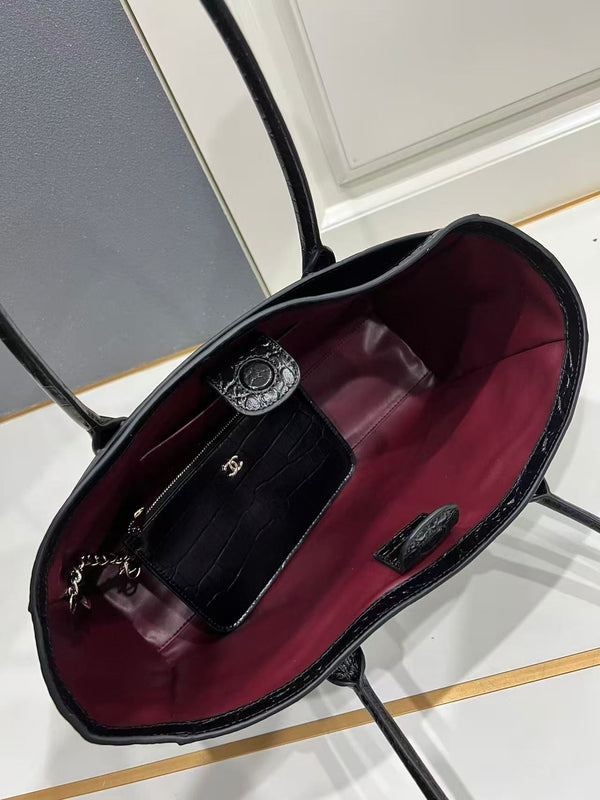 CC 2026 Small Shopping Bag 39cm Black Crocodile Embossed Calfskin