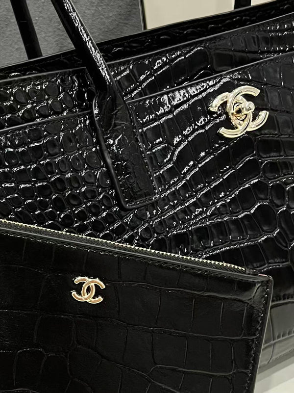 CC 2026 Small Shopping Bag 39cm Black Crocodile Embossed Calfskin