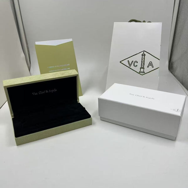 VCA Bracelet Box