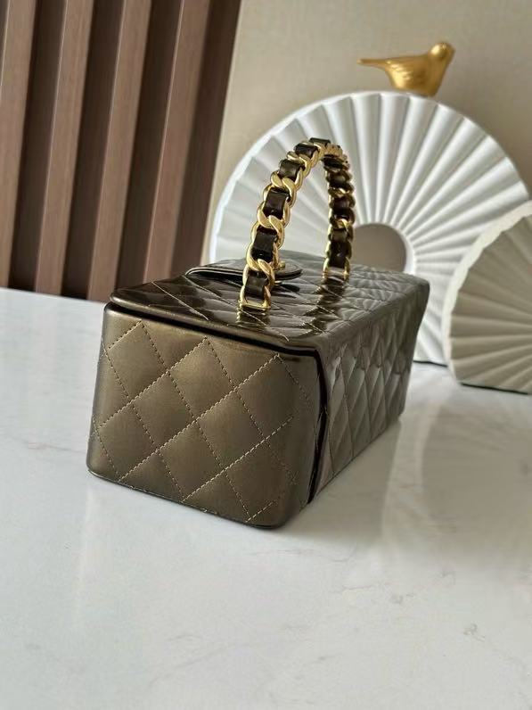 Chanel Vanity Vintage Bag 22cm Olive Green Patent Leather
