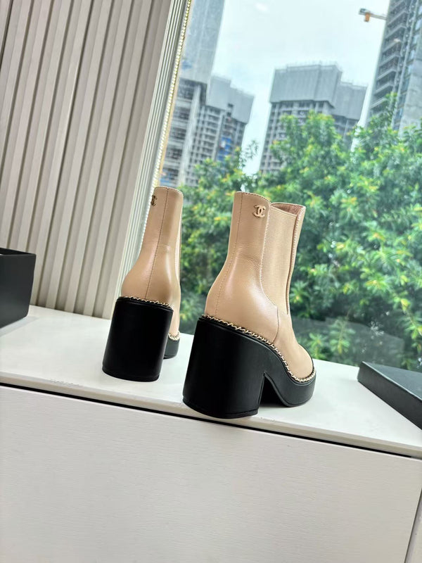 CC Chelsea Boot Beige Black in Cowhide