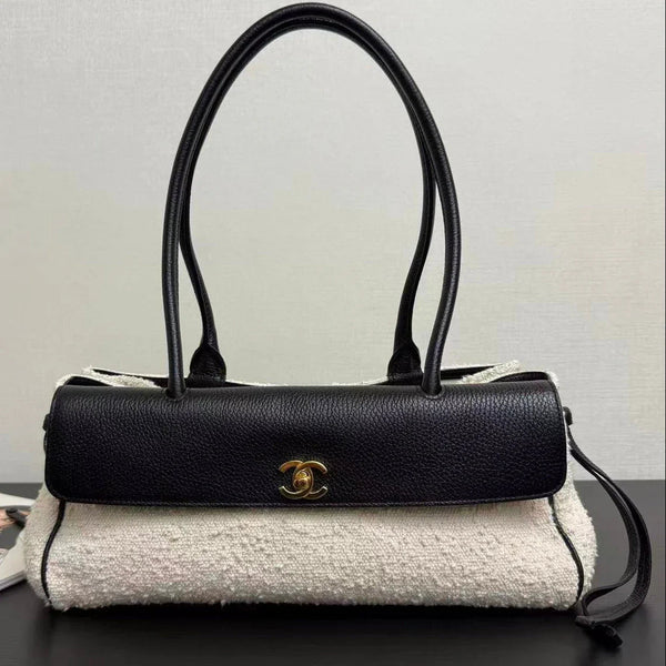 CC 2026 "Urban Essential" East West Bag 31cm Black Cream Tweed Calfskin