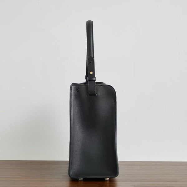 FF PEEKABOO 27 IN BLACK CALFSKIN WITH GOLD HARDWARE