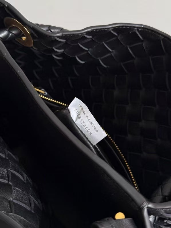 BV Andiamo Small Bucket Bag Black 30cm Lambskin 855757