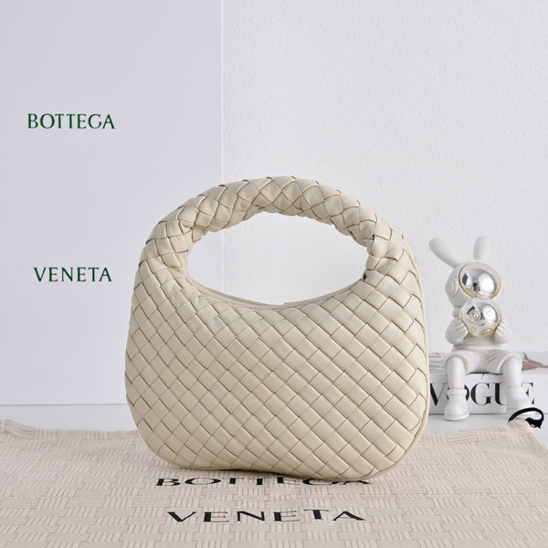 BV Baby Veneta Cream 26cm Intrecciato Nappa Leather