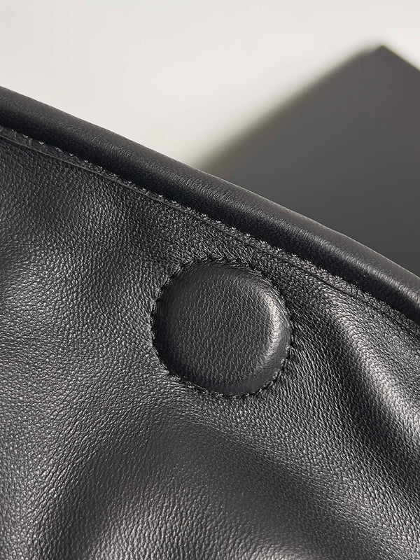 BV Large Intrecciato 54cm Hobo Bag Black Calfskin