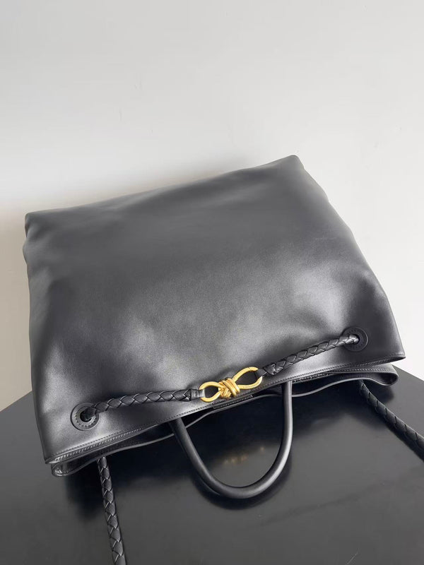 BV Andiamo Tote Bag 42cm Black Patent Cowhide Leather
