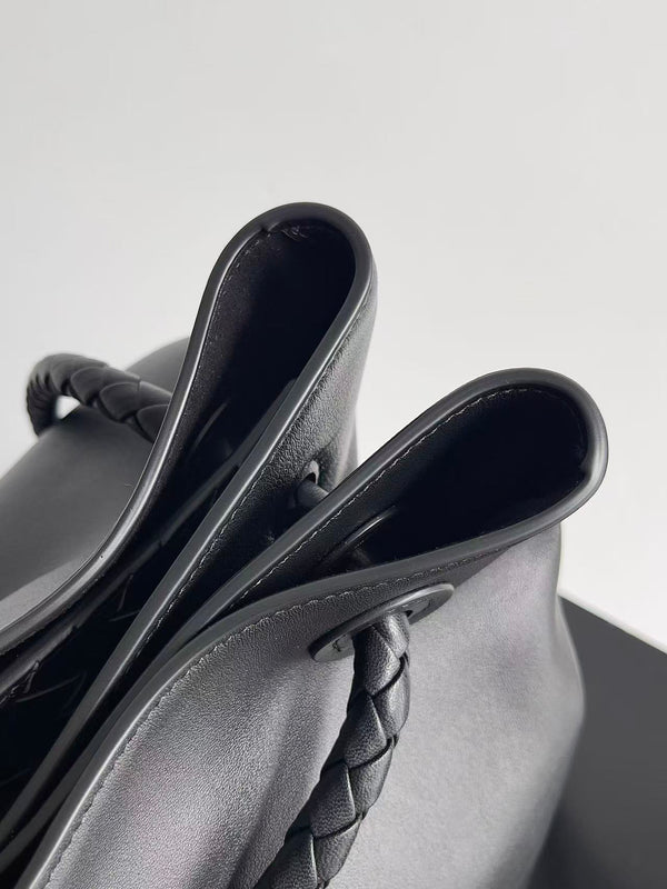 BV Andiamo Tote Bag 42cm Black Patent Cowhide Leather
