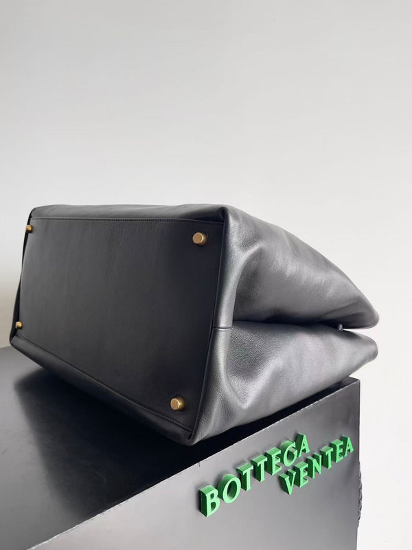 BV Andiamo Tote Bag 42cm Black Patent Cowhide Leather
