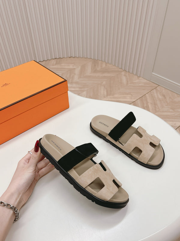 Chypre Sandal Beige Chapas / Black Suede