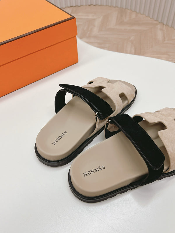 Chypre Sandal Beige Chapas / Black Suede