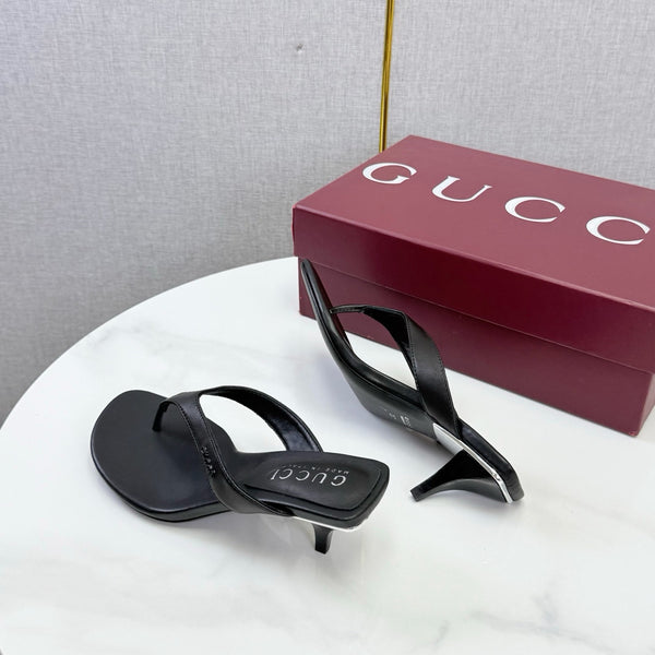 GG Vittoria Thong Sandals Black Cowhide