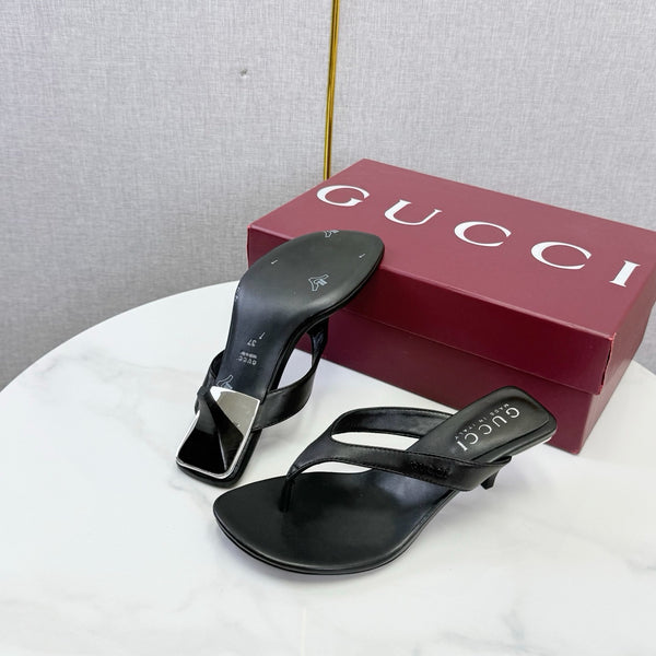 GG Vittoria Thong Sandals Black Cowhide