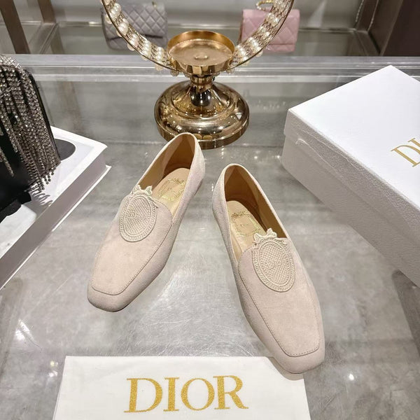 CD Médaillon Loafer Beige Suede