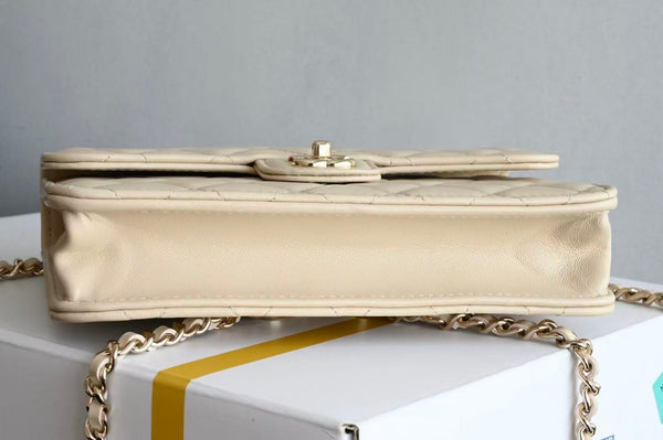 PETIT SAC À RABAT 24CM ANSE SUPÉRIEURE EN AGNEAU LIME MÉTALLERIE DORÉE