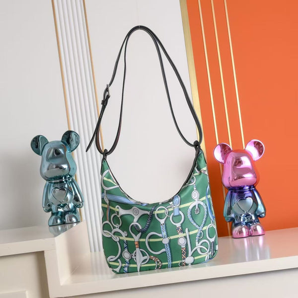 HM Sursoie To Go Pouch 22.5CM Green Swift Canvas