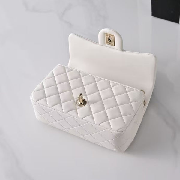 CC Classic Mini Flap Bag 20cm in White Lambskin