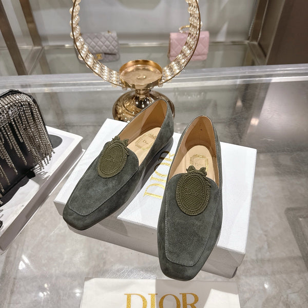 CD Médaillon Loafer Khaki Suede
