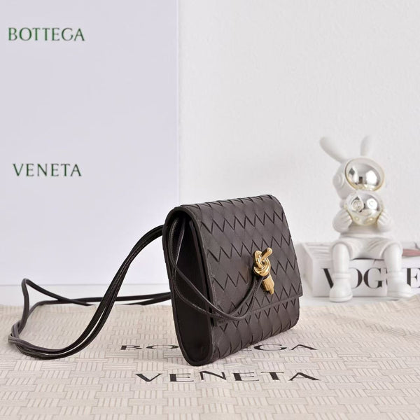 BV Andiamo Zipper Card Holder 19cm in Chocolate Leather