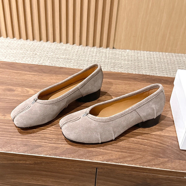 MM Split Toe Ballet Flat Heel Taupe Deerskin