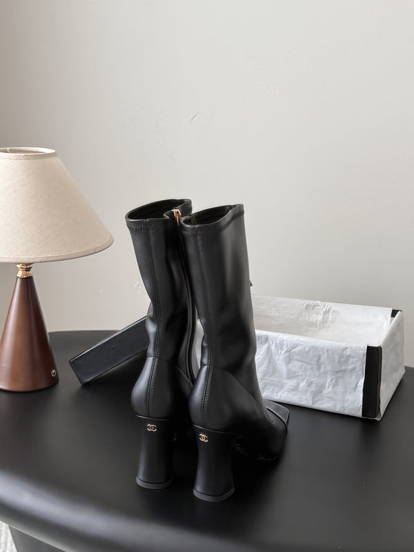 CC High Boots 85mm Block Heel Square Toe Patent in Black Cowhide