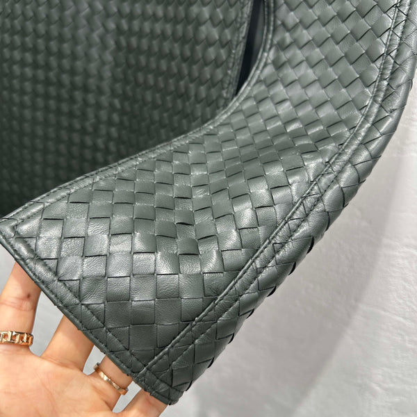 BV 26ss Skirt in Dark Green Lambskin
