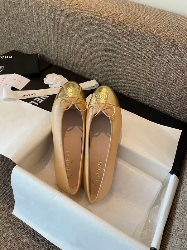 CC 26FW Ballet Flats Gold Cap Toe Beige Leather
