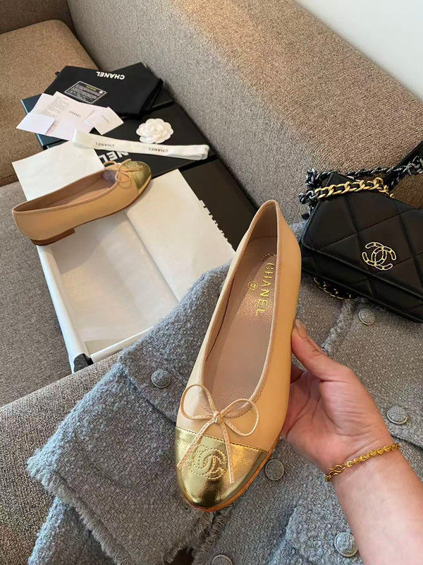 CC 26FW Ballet Flats Gold Cap Toe Beige Leather