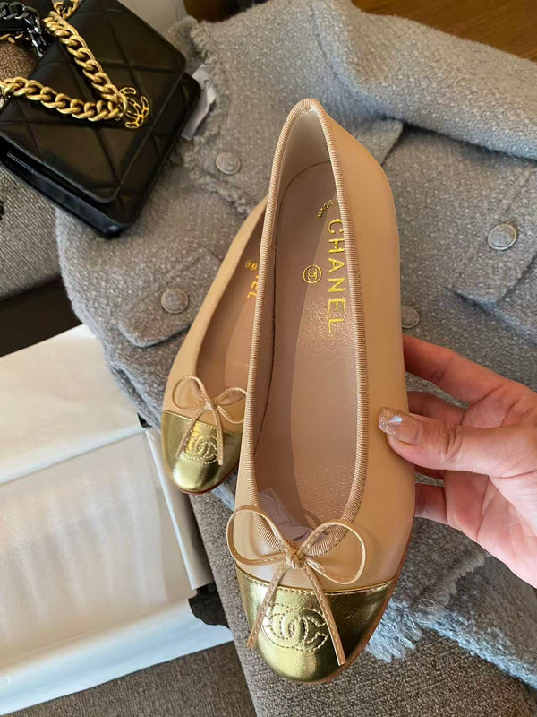 CC 26FW Ballet Flats Gold Cap Toe Beige Leather