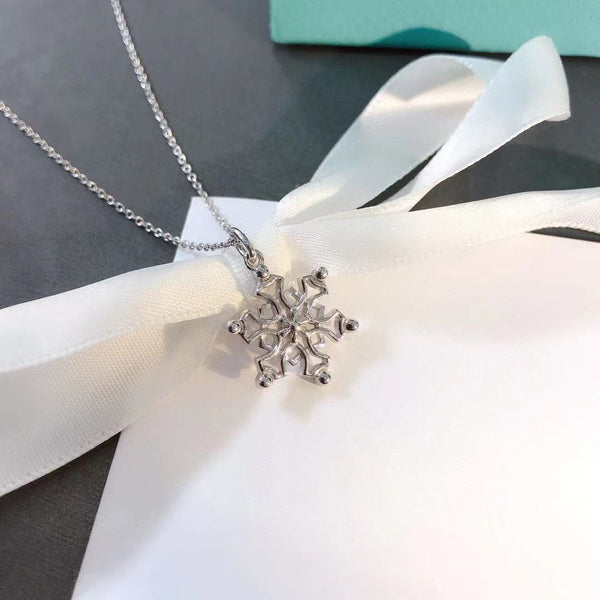 COLLANA CON PENDENTE A FORMA DI FIOCCO DI NEVE IN ARGENTO STERLING