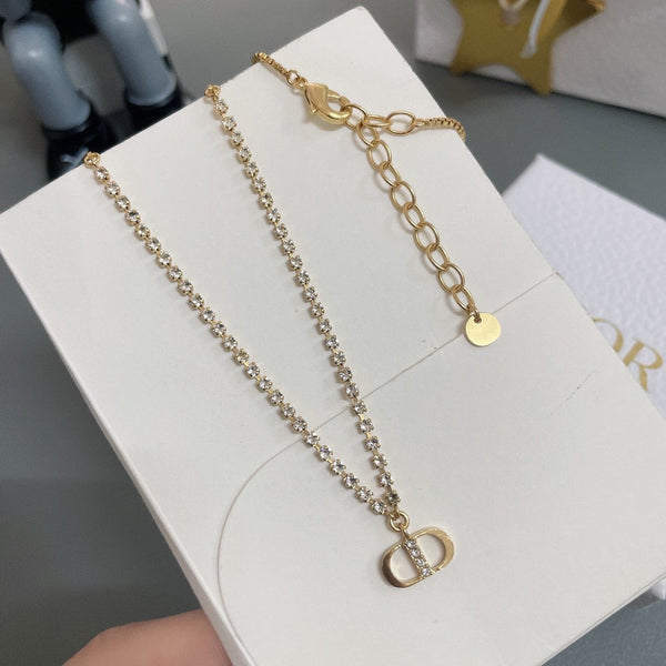 Collana con catena CD e diamanti