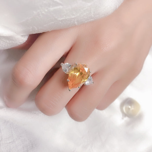 ANELLO PROMISE A FORMA DI PERA IN ARGENTO GIALLO CON DIAMANTI