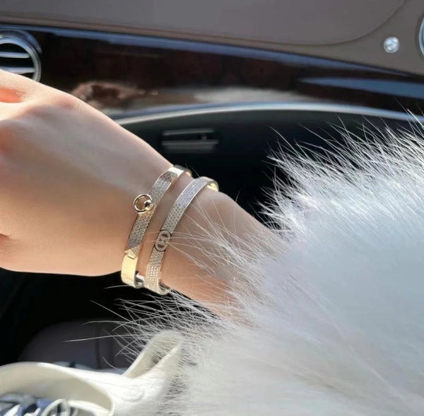 NUOVO BRACCIALE DI LUSSO HM CON NASO DI MAIALE E DIAMANTI