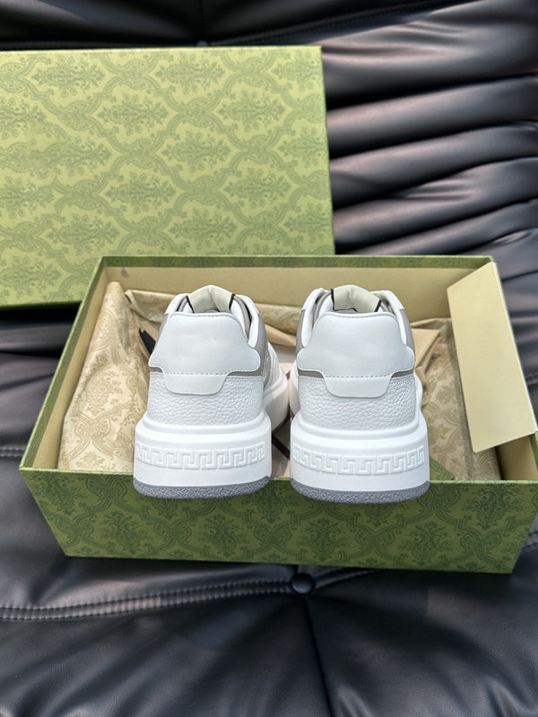 SNEAKERS GG IN PELLE BIANCA GRIGIA