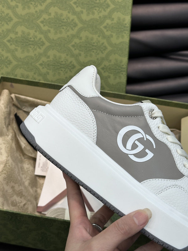 SNEAKERS GG IN PELLE BIANCA GRIGIA