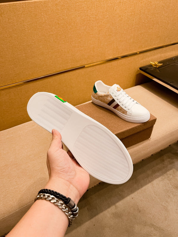 GG ACE EMBROIDERED BEE BEIGE LEATHER