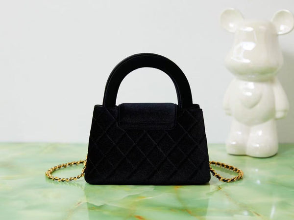 Borsa Kelly Mini trapuntata CC in velluto nero
