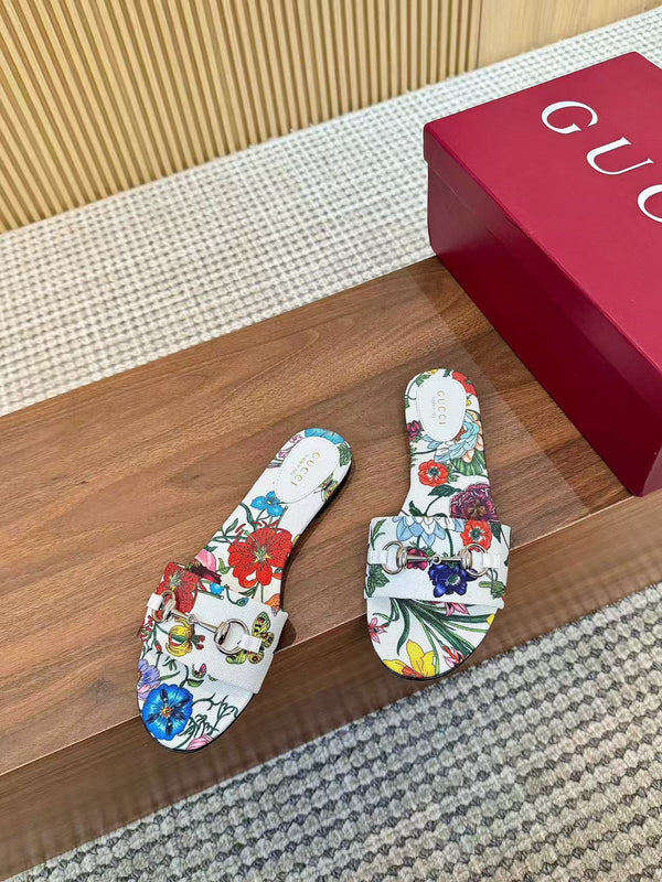 GC 25 Floral Slide Sandal with Horsebit White and Multicolor Canvas
