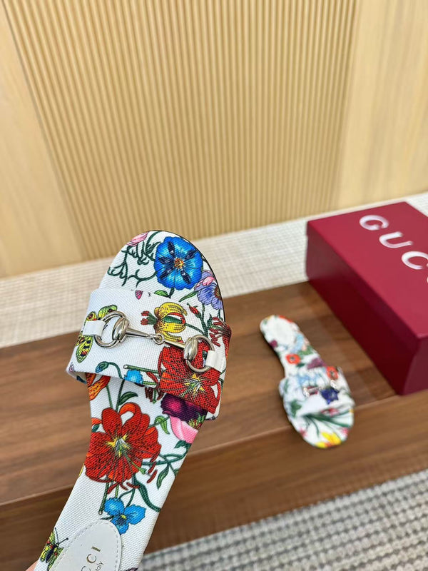 GC 25 Floral Slide Sandal with Horsebit White and Multicolor Canvas