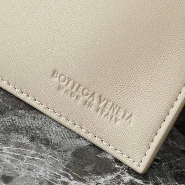Borsa BV Pinacoteca 43 cm Pelle di vitello intrecciata beige e pelle scamosciata