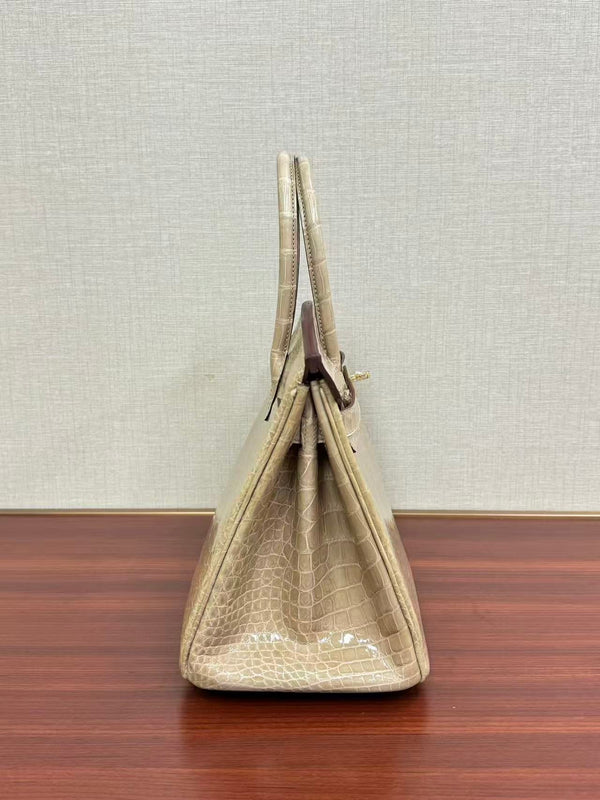 HERMÈS BIRKIN 30CM EN CROCODILE BEIGE MÉTAL DORÉ