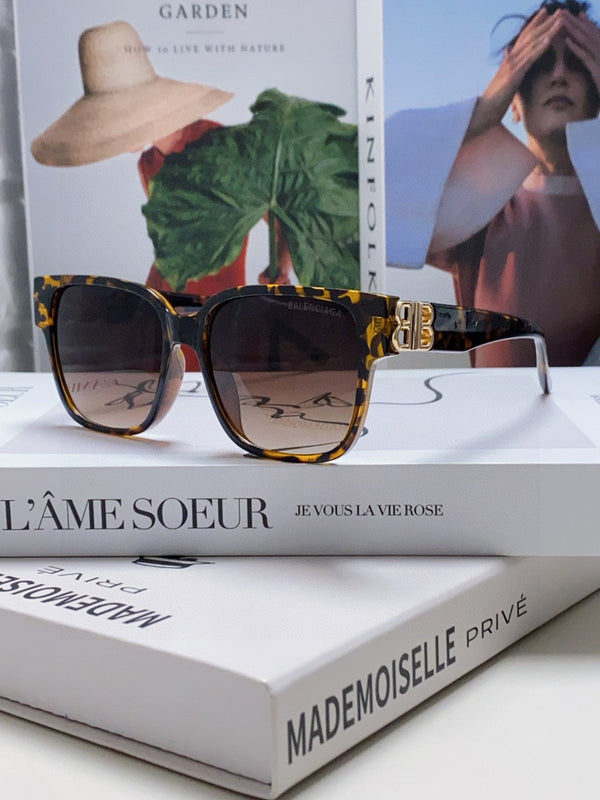 Balenciaga Sunglasses 558322